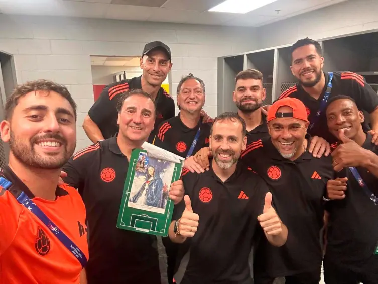 La devoción del entrenador es tanta que en el camerino siempre tiene la imagen de la Nuestra Señora de Luján, FOTO CORTESÍA FCF