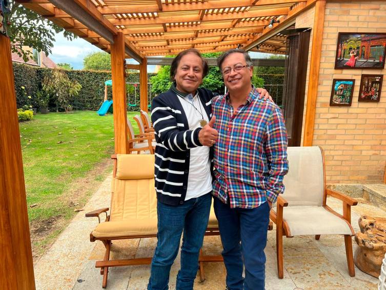 Juan Fernando y Gustavo Petro compartieron habitación en su juventud justo antes de que el ahora mandatario se enrolara en la extinta guerrilla del M-19. FOTO: Cortesía