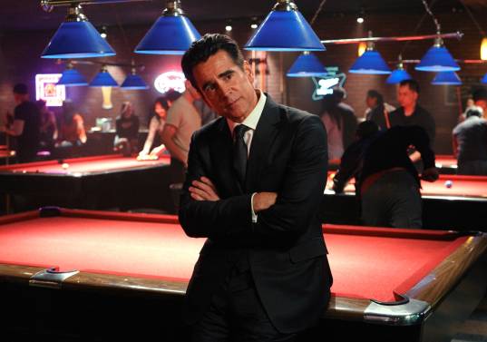 Sugar es protagonizada por el reconocido actor Colin Farrell. FOTO Cortesía Apple TV.