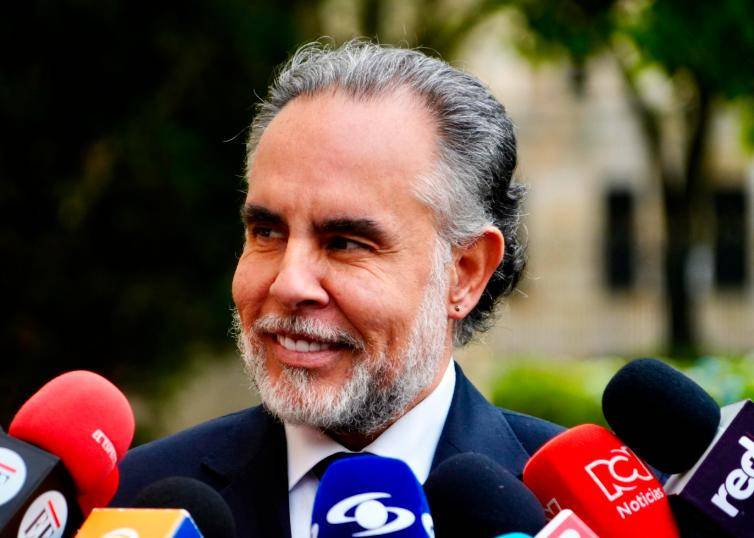 El ministro del Interior instó a concretar unas reglas mínimas “para que no termine pasando lo que quieren los violentos: que nos terminemos matando entre nosotros”. FOTO: MINISTERIO DEL INTERIOR