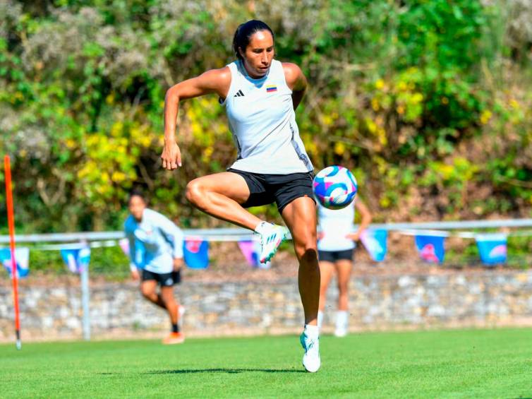 Mayra Ramírez vuelve a la formación de Colombia tras dos fechas de sanción. También podría estar en la titular Catalina Usme. FOTO GETTY