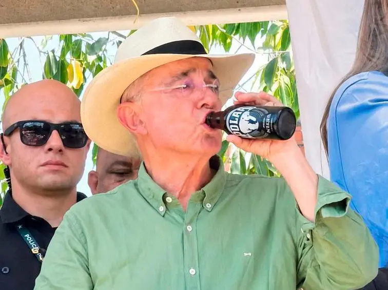 La pola venezolana que se tomó Uribe en Maicao y otros secretos en De Buena Fuente