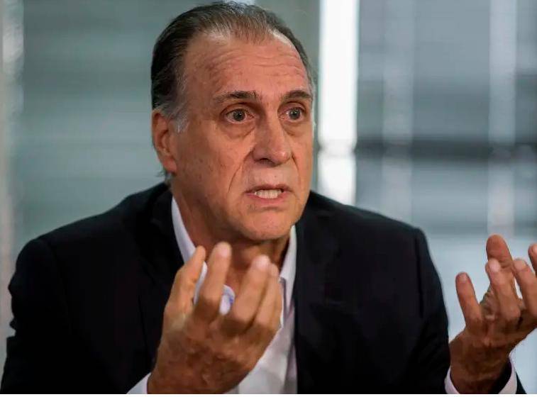 Las imágenes apócrifas del gerente de EPM, John Maya, han aparecido en la red social Facebook. FOTO EL COLOMBIANO