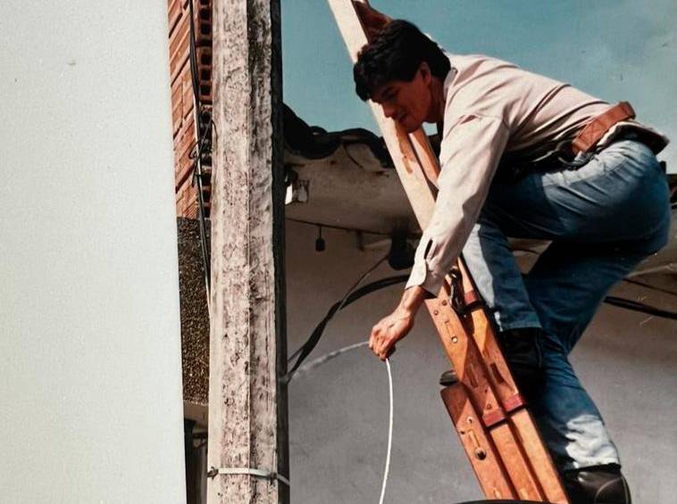 Carlos Eduardo trabajando con el EDA. FOTO: CORTESÍA