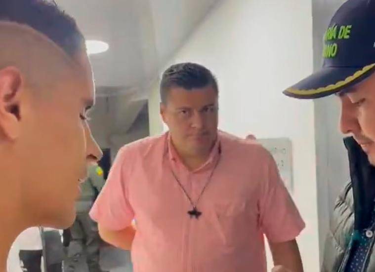 Autoridades de Ibagué abordaron a Daniel Cataño en pleno camerino