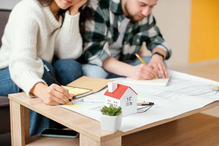 Revisar las finanzas antes de comprar vivienda ayuda a evitar errores que pueden encarecer el crédito.
