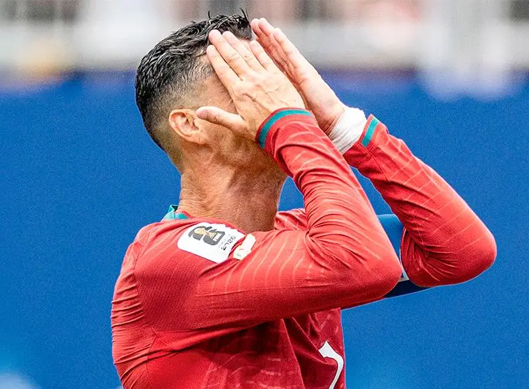 A pesar de las críticas, Cristiano Ronaldo tiene todas las estadísticas y el palmarés a su favor para argumentar su capitanía en el conjunto luso. Con El Bicho como líder, Portugal ganó una Eurocopa y dos Liga de Naciones. Las declaraciones de Joao Neves contrastan un poco con el respeto y el respaldo de Bob Martínez, director técnico del seleccionado portugués. FOTO G<b>etty</b>