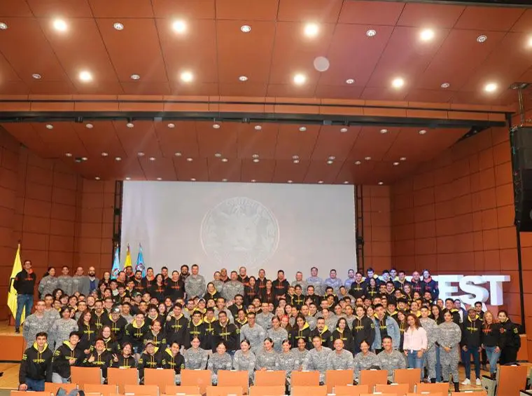 La invitación se extiende a todos aquellos que creen que su aporte, por pequeño que parezca, puede generar un impacto significativo en el país. FOTOS: Fuerza Aeroespacial Colombiana 