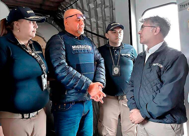Imagen de la llegada de Salvatore Mancuso a Colombia tras llegar de Estados Unidos. FOTO CORTESÍA