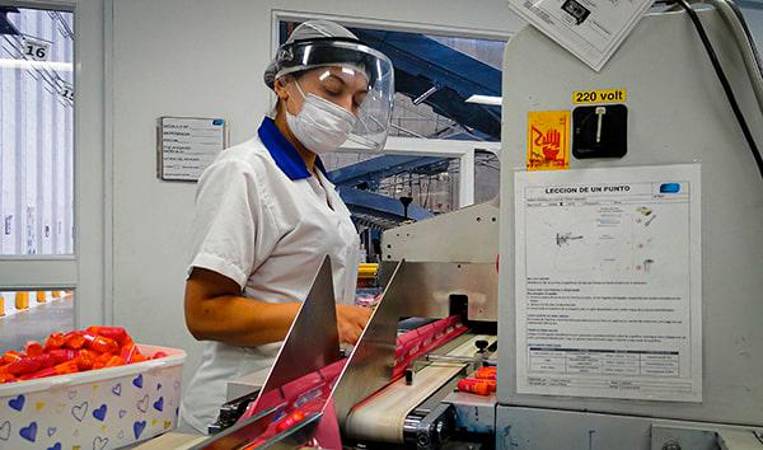 Superpack busca operarios y personal de producción en varias ciudades del país con contratación inmediata. FOTO: CORTESÍA
