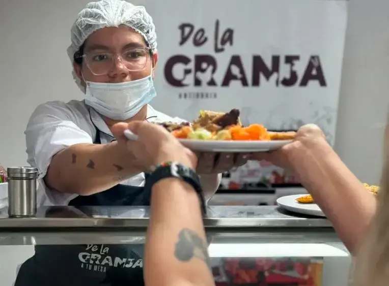 De la Granja Antioquia busca fortalecer su equipo con más de 30 vacantes en Medellín y el Valle de Aburrá. FOTO: CORTESÍA