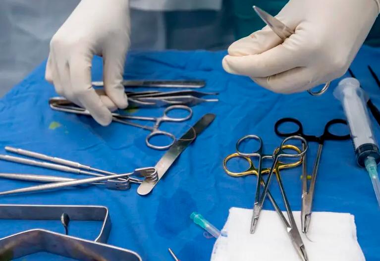 La Secretaría de Salud hizo un llamado para que los usuarios de procedimientos estéticos verifiquen la idoneidad en los lugares a los que acuden. FOTO DE REFERENCIA: JUAN ANTONIO SÁNCHEZ