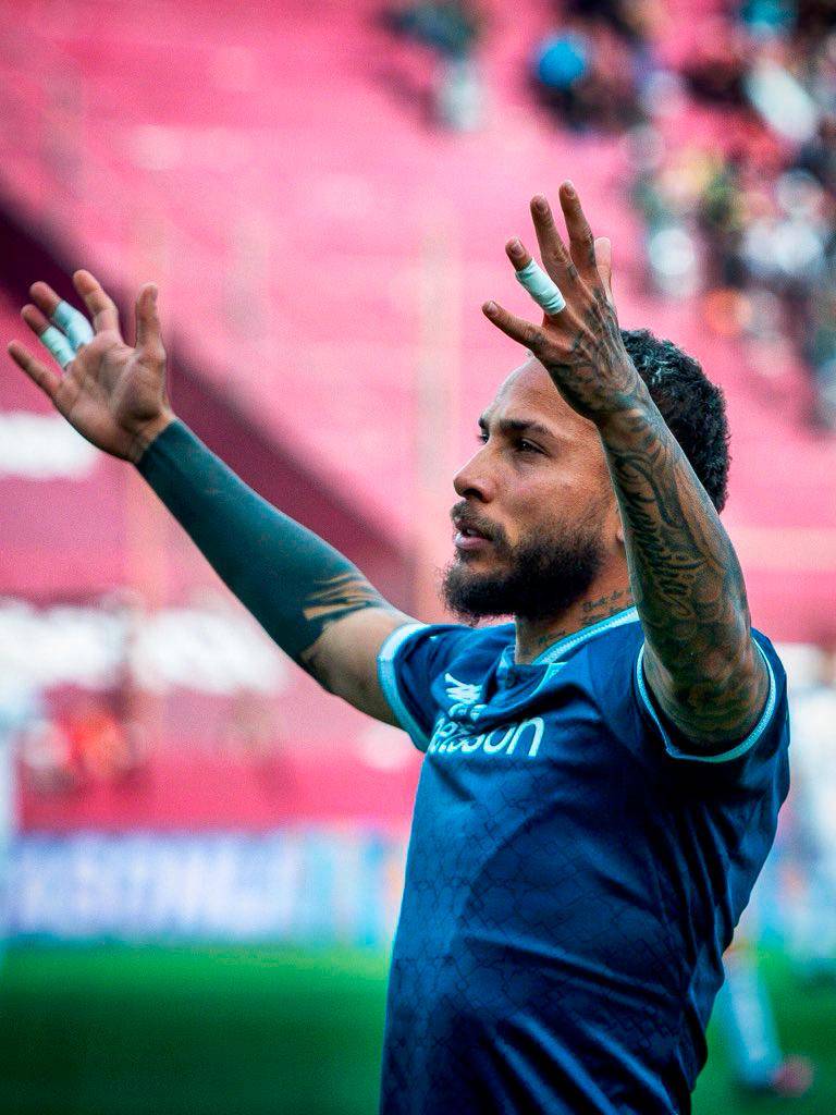 Duván Vergara volvió a ser figura con Racing. FOTO 