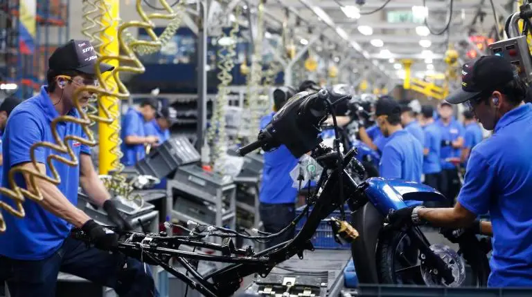 La empresa antioqueña abre vacantes en producción, logística y mecánica para quienes quieran moverse hacia un futuro mejor. FOTO: EL COLOMBIANO