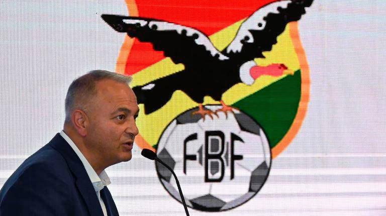 El presidente de la Federación Boliviana de Fútbol, Fernando Costa. FOTO: AFP.