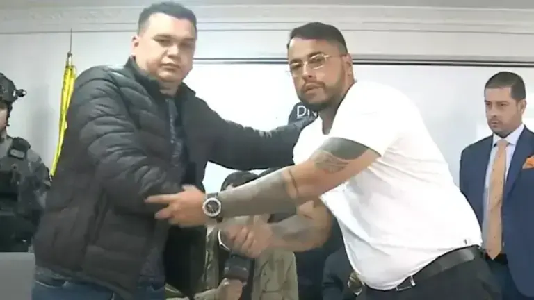 Desde la cárcel de la Picota, los cabecillas de las bandas criminales Los Costeños y Los Pepes concretaron el acuerdo para el cese de hechos delictivos en Barranquilla. FOTO: Captura de video RTVC