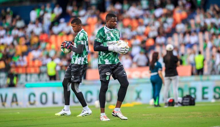 Los arqueros Luis Marquinez y Harlen Castillo son los elegidos por Javier Gandolfi para el duelo por Copa ante el Deportes Quindío. FOTO CAMILO SUÁREZ 