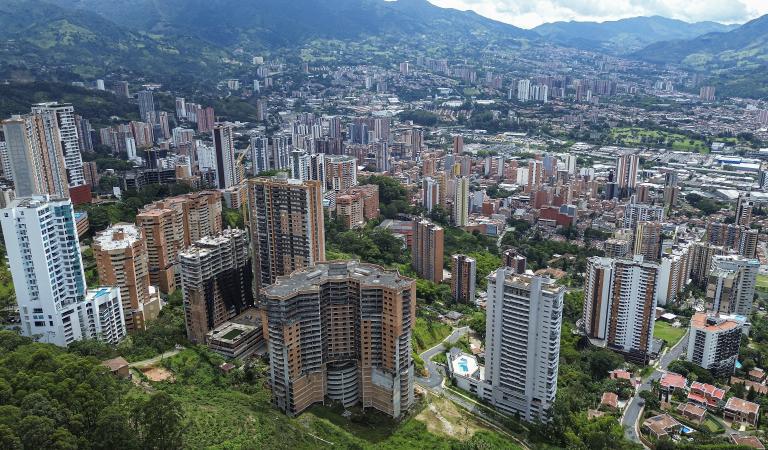  El Tribunal Administrativo de Antioquia ordenó que se suspendieran las licencias urbanísticas nuevas y se evaluara el cumplimiento ambiental en los proyectos del Plan Parcial Caminos de la Romera, como medida cautelar mientras se avanza un proceso de acción popular. Foto: Manuel Saldarriaga Quintero.