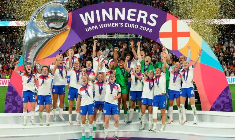 La selección de Inglaterra empató 1-1 con España en la final de la Eurocopa femenina y se quedó con el título desde los cobros de penalty. FOTO TOMADA X@HMGcolindick