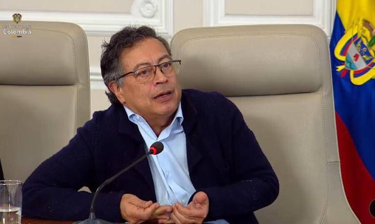 El presidente Gustavo Petro dijo que el presunto plan del atentado se debe a que “está tras las grandes mafias de Colombia“ y mencionó al grupo guerrillero ELN. FOTO: Colprensa