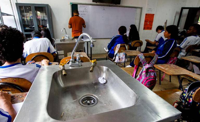 El plan piloto impactará sobre 24 instituciones de educación secundaria de Medellín. FOTO EL COLOMBIANO