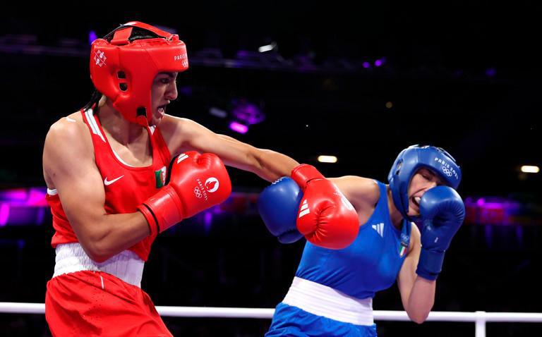 La boxeadora Imane Khelif en su debut en los Juegos Olímpicos 2024 contra la italiana Ángela Carini, en un duelo que duró 46 segundos. Foto: Getty