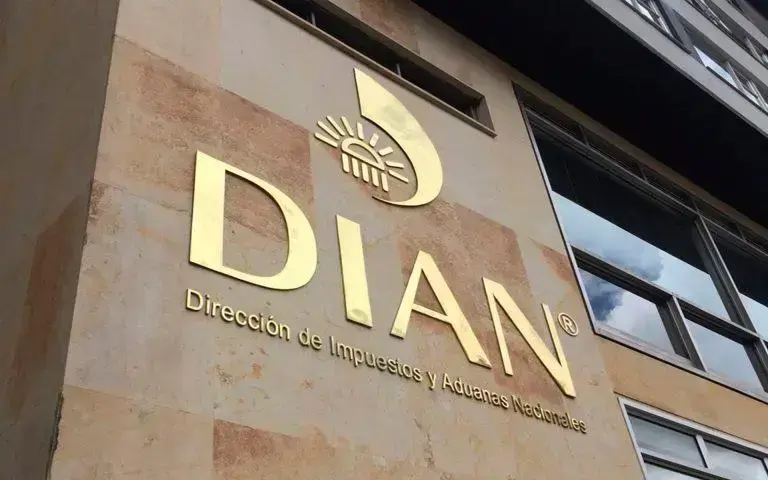 La Dian insistió en que cada proceso requiere el cumplimiento de las etapas legales correspondientes y que las decisiones no se ejecutan de manera indiscriminada sobre toda la ciudadanía. Foto: Colprensa