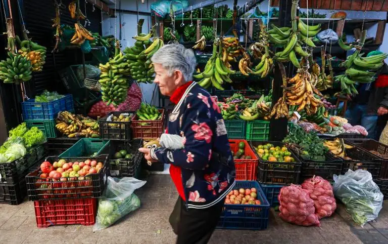  Colombia continúa muy por encima del promedio de inflación de la Ocde, que en mayo se ubicó en 4,6%. FOTO MANUEL SALDARRIAGA