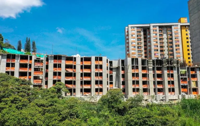 El fin de Mi Casa Ya y las altas tasas de interés han golpeado especialmente al segmento de vivienda de interés social. FOTO CAMILO SUÁREZ