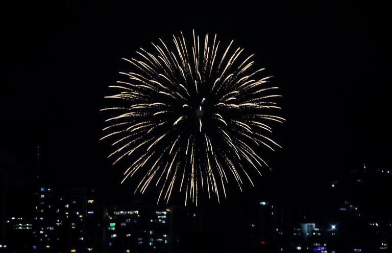 Foto de referencia. Despedida de fin de año con pólvora en el Sur del Valle de Aburrá. Personajes. FOTO Jaime Pérez Munévar.