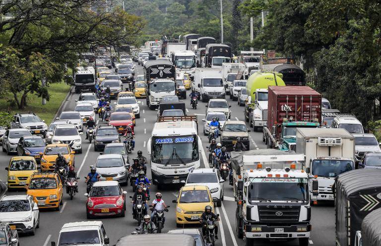 Los infractores pueden ser sancionados con multas y hasta la inmovilización de sus vehículos. FOTO: Jaime Pérez Munévar