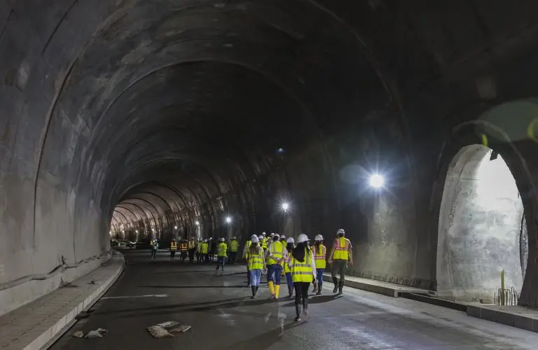 Invías inicia el traslado de insumos necesarios para finalizar las obras del Túnel del Toyo este mes. Foto: Manuel Saldarriaga Quintero