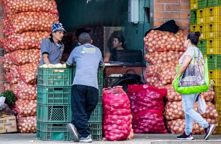 Colombia registró una inflación de alimentos de 6,7% en abril, superando ampliamente el promedio de la OCDE y ubicándose solo por detrás de Turquía. FOTO JAIME PÉREZ