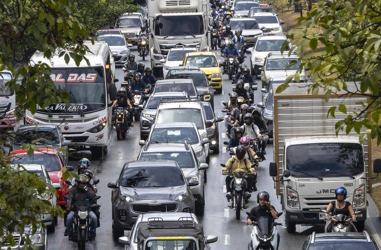 La recomendación para quienes deben desplazarse por estos sectores es salir con tiempo, revisar la señalización instalada y conducir con precaución en los puntos donde hay reducción de carriles. FOTO Camilo Suárez. 