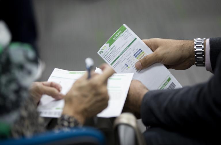 <span class="mln_uppercase_mln">La</span><b><span class="mln_uppercase_mln"> tasa de seguridad que se cobra a los ciudadanos en las facturas de energía ha sido objeto de polémica en diferentes departamentos del país. Foto: EL COLOMBIANO</span></b>