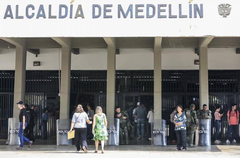 Según denuncias presentadas, la creación de 160 cargos significaría un costo adicional para Medellín de 16.697 millones de pesos anuales para la ciudad. Foto: Jaime Pérez Munévar
