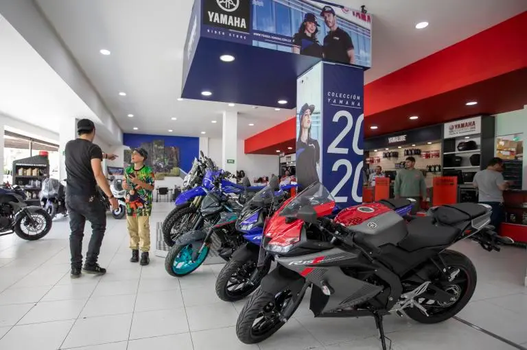 La motocicleta se consolidó como herramienta de trabajo y movilidad, impulsada por esquemas de crédito cada vez más amplios. FOTO: EL COLOMBIANO