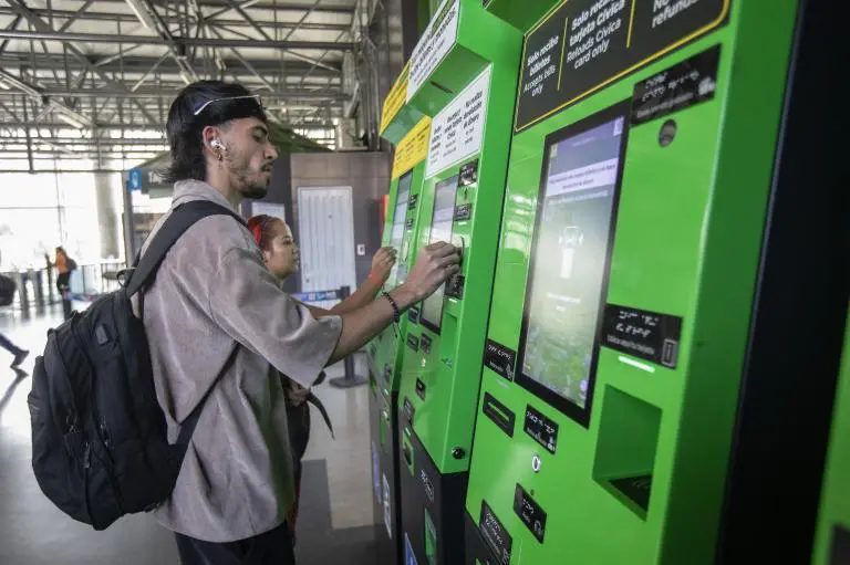 La renovación no aplica para todos los usuarios, sólo para quienes adquirieron su tarjeta Cívica entre 2007 y 2014. FOTO Esneyder Gutiérrez Cardona.