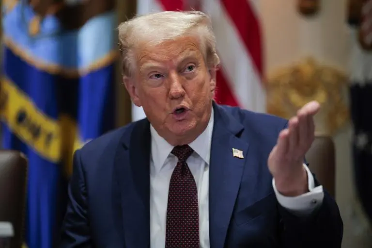 Donald Trump se refirió brevemente al despliegue naval de Estados Unidos cerca de las costas venezolanas. FOTO: Getty 