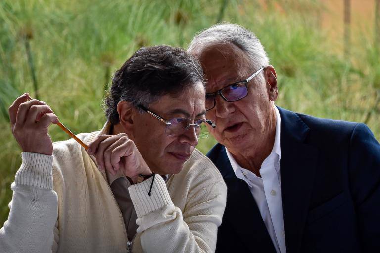 A horas de la rendición de cuentas de Petro, en Antioquia exponen crisis de $7 billones causada por las EPS intervenidas