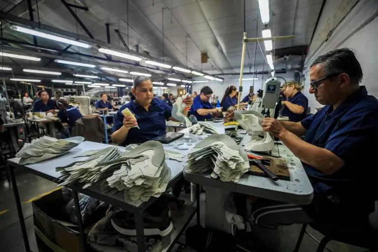 Para Fedesarrollo, un incremento alto del salario mínimo puede traducirse en menor contratación formal. FOTO: CAMILO SUÁREZ