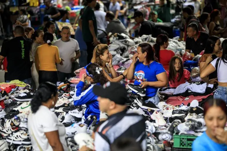 La ropa y el calzado son los regalos preferidos por los colombianos para celebrar el Día del Padre, especialmente en Antioquia, donde concentran más del 40% de la intención de compra. FOTO: CAMILO SUÁREZ