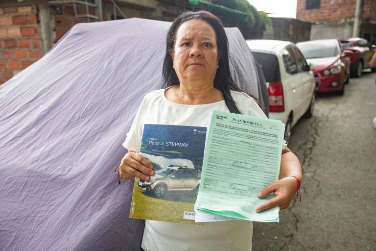 Adriana María Osorio es jubilada y perdió buena parte de su visión. Se siente satisfecha de recuperar $30 millones del plan “Separe”, pero dice que fue por su gestión, no de los abogados. FOTO esneyder gutiérrez