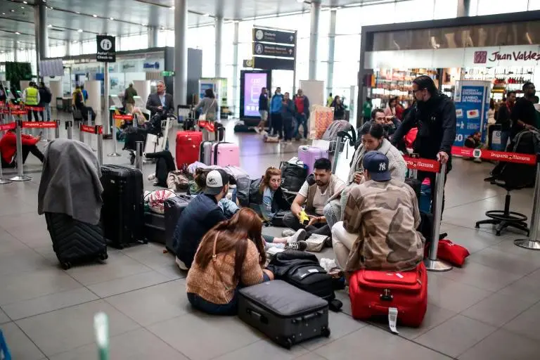 Los aeropuertos colombianos esperan recibir más de seis millones de pasajeros durante la temporada vacacional de mitad de año. FOTO: COLPRENSA
