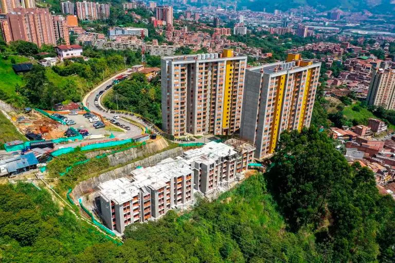 El nuevo decreto plantea que el precio de la VIS se pacte en pesos desde el inicio y no pueda ajustarse luego al salario mínimo. FOTO: Andrés Camilo Suárez
