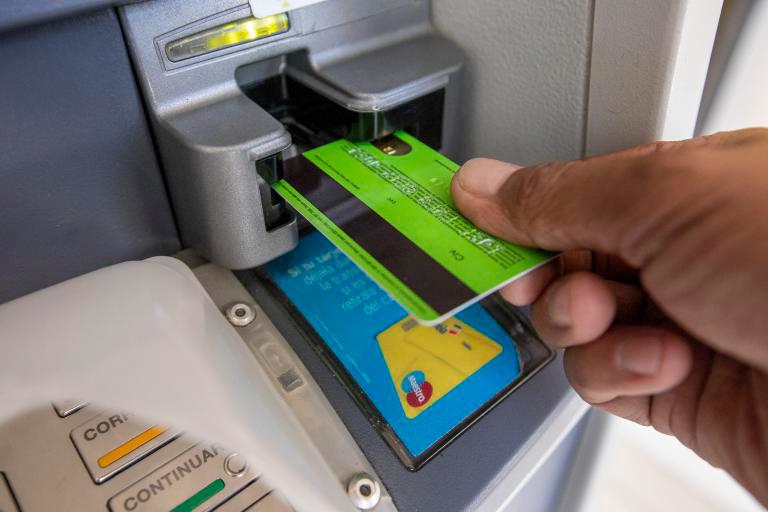 El nuevo sistema permitiría que varias cuentas del mismo usuario estén exentas, siempre que los movimientos no superen el tope mensual. FOTO: CARLOS VELÁSQUEZ