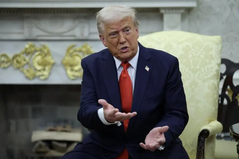 <span class="mln_uppercase_mln">El</span><b><span class="mln_uppercase_mln"> presidente Donald Trump también impuso aranceles a las películas producidas en el extranjero. La producción cinematográfica es parte crucial de la economía estadounidense. FOTO: GETTY</span></b>