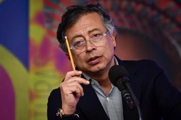 La investigación puso bajo la lupa una presunta recomendación del presidente Gustavo Petro para ubicar a una mujer en la Dian, quien sería una ficha de ‘Papá Pitufo’, el zar del contrabando. FOTO: COLPRENSA