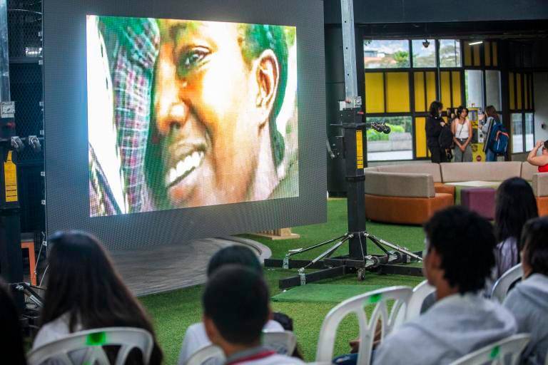 Esta es la versión 16 del festival de Cine y Video ‘La otra historia’ (arriba) y la XX del Carnaval de la 13 (abajo). FOTO: ESNEYDER GUTIÉRREZ