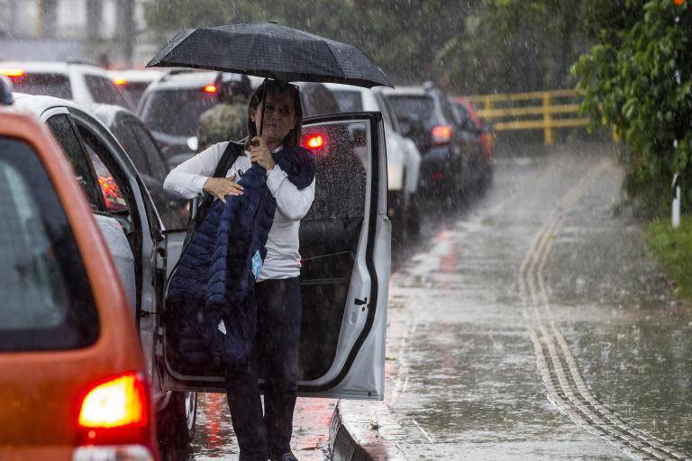 Durante los últimos días las lluvias han regresado a Medellín y el Valle de Aburrá. Foto: Julio César Herrera Echeverri